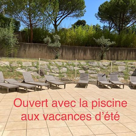 Superbe Appartement A Uzes Avec Place De Parking Exterior foto