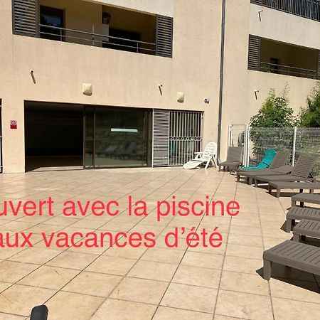 Superbe Appartement A Uzes Avec Place De Parking Exterior foto