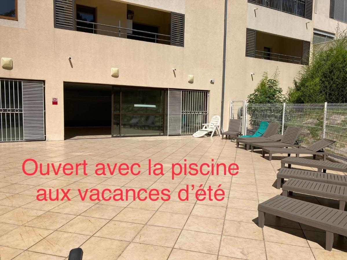 Superbe Appartement A Uzes Avec Place De Parking Exterior foto